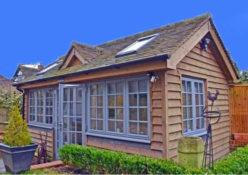 Truffle Lodge in Lindfield