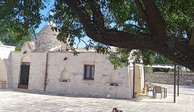Trulli of the Chain