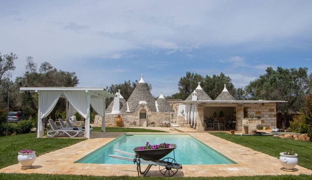 Trullo Canicchiulo by BarbarHouse