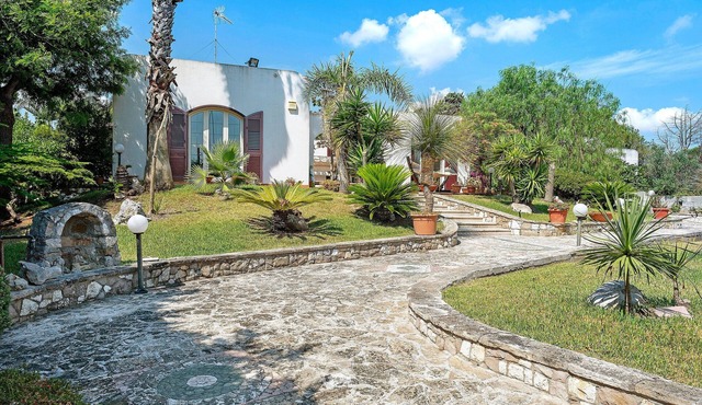 Typical Salento Villa on the Coast with Jacuzzi
