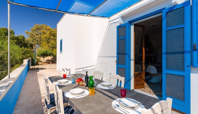 Villa 'Arsoniae Casa Vacanze' with Sea View, Wi-Fi and Air Conditioning