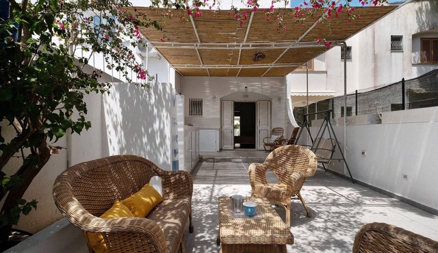 Villa 'Bicos' with Private Garden, Balcony and Air Conditioning