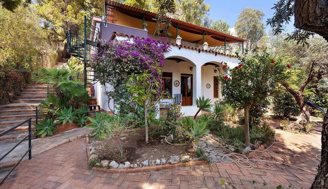 Villa 'Capo Zafferano Sul Mare' with Sea View, Wi-Fi and Air Conditioning in Santa Flavia