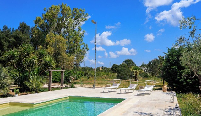 Villa Cisura Ranne - 2 km from the sea with a private heated pool