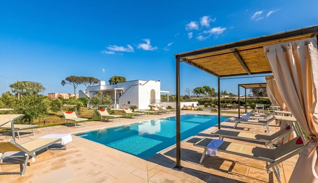 Villa Elysium for 18 with Pool near Gallipoli, Alezio, Italy