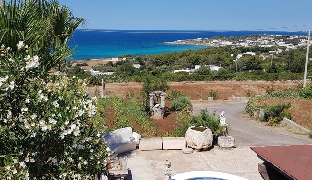 Villa Felloniche Sea-View Studio with Terrace, Castrignano del Capo, Italy