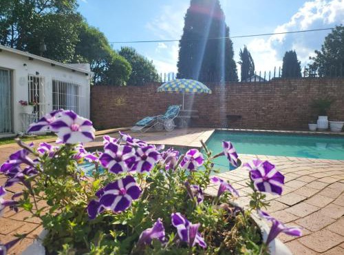 Villa Francisco Bed & Breakfast Solar Power in Germiston