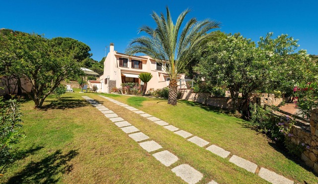 Villa Simona in Santa Margherita di Pula: Relax, Privacy and Nature