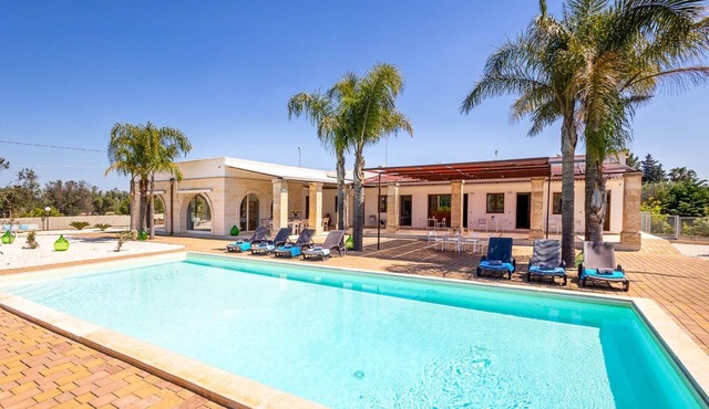 Villa Lucente by Villa Plus
