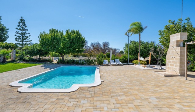 Villa Martina with Private Pool, Wi-Fi, and Air Conditioning