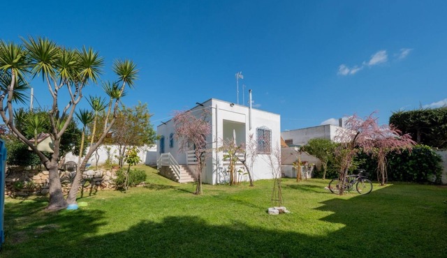Villa 'Mary' with Sea View, Garden, Terrace & Wi-Fi