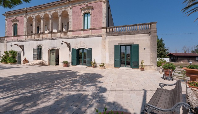 Villa 'Minioti Apartment A-B' with Shared Terrace, Wi-Fi and Air Conditioning