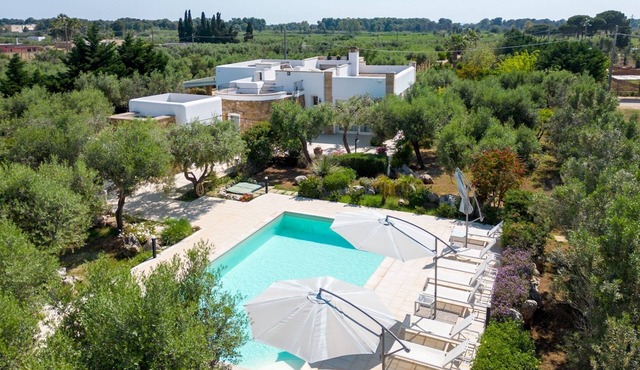 Villa Picalò 10+2, Emma Villas