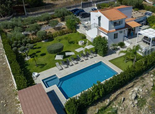 Villa Serena con piscina privata in Melilli