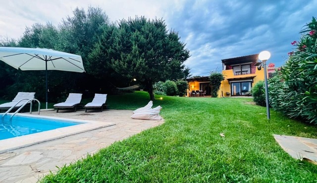 Villa 'Sole Con Piscina Privata' with Private Pool, Wi-Fi and Air Conditioning