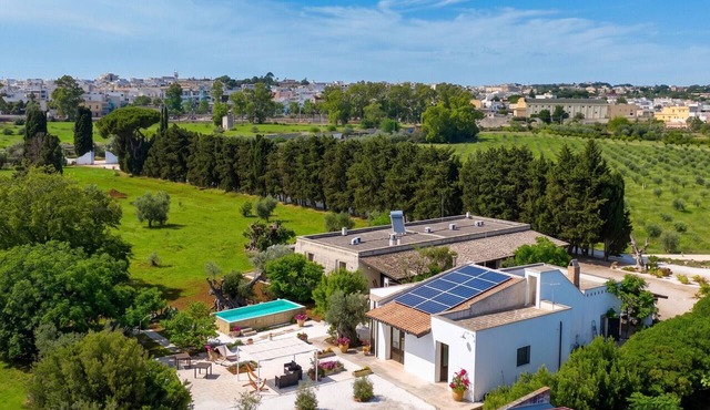 Whole countryside estate with pool - exclusive use