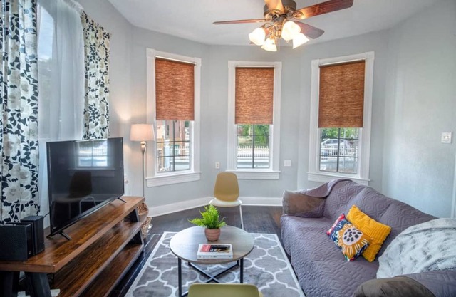 Apartment ∙ 2 bedrooms ∙ 8 guests in Five Points