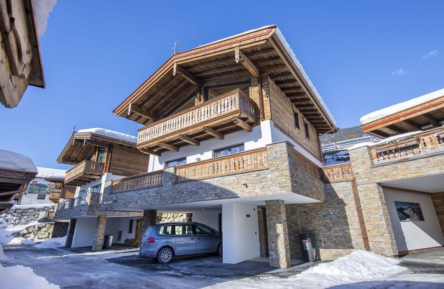 Charming Chalet in Neukirchen near Wildkogel Ski Arena in Neukirchen