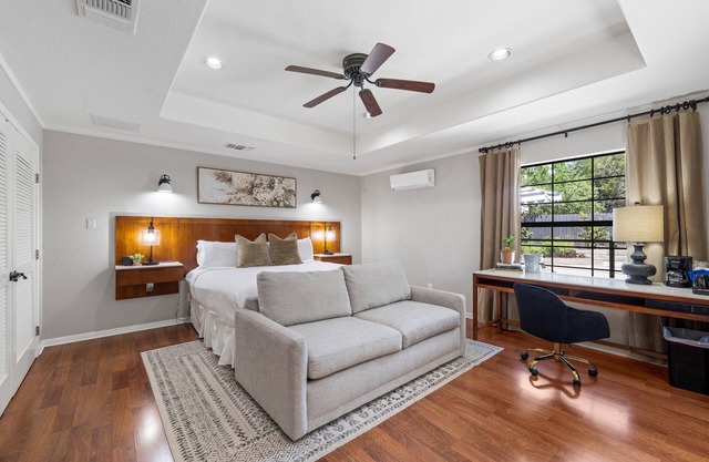 Secluded Poolside Getaway where Boutique Hotel Vibes meet Nature in Crawford