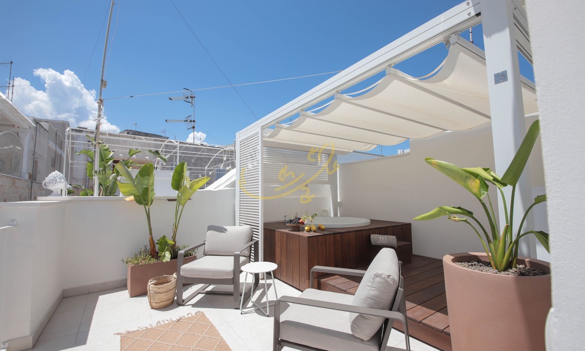 Centro Storico Apartment | TD Palazzomaris Il Faro Seaview Townhouse