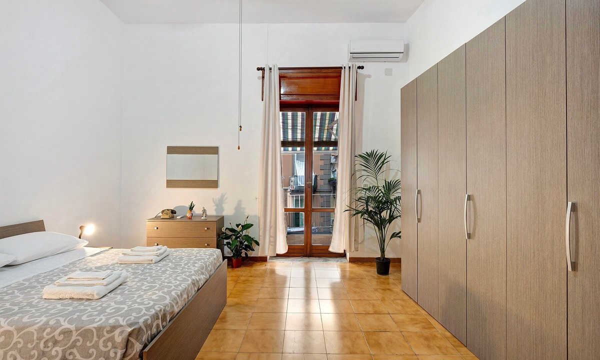 Montecalvario Apartment | Holiday Apartment "La Casa Di Gennaro - Napoli" with Private Terrace