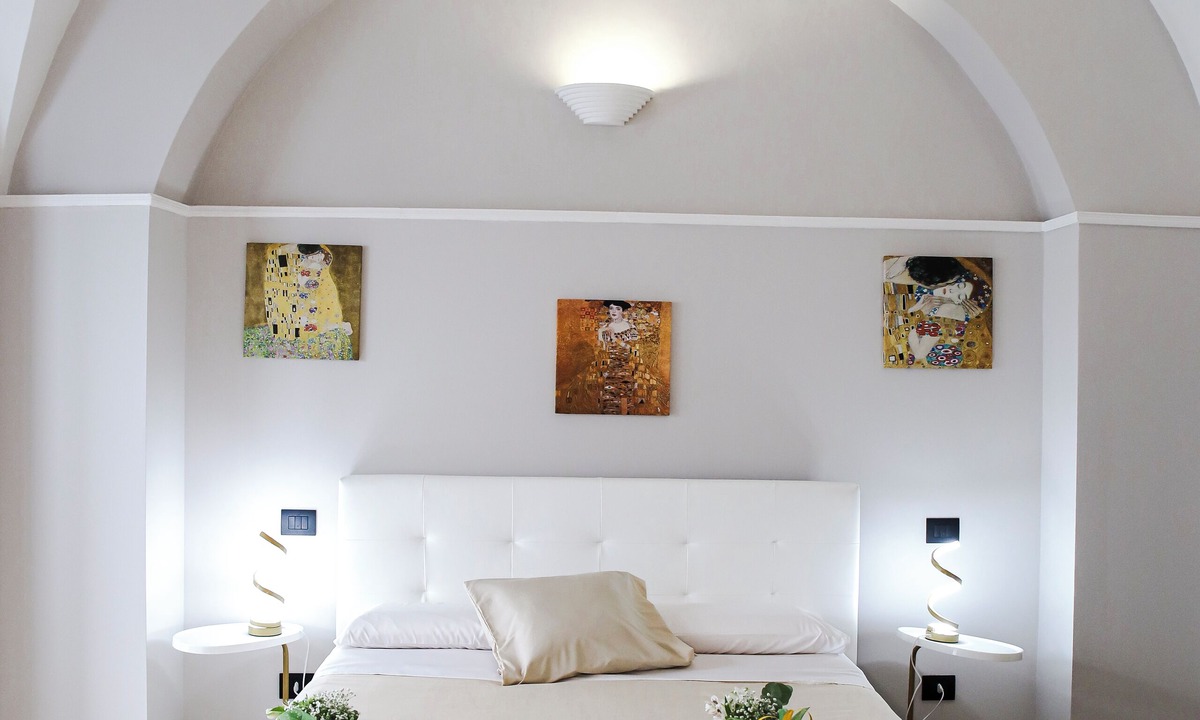 Triggiano House | Completely renovated period house located in the historic center of the city