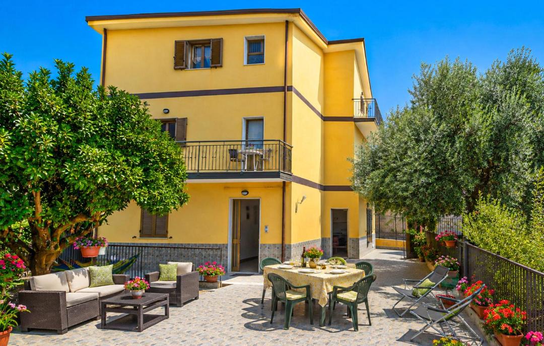 Saline Joniche Apartment | 4 Bedroom Pet Friendly Apartment In Saline Joniche