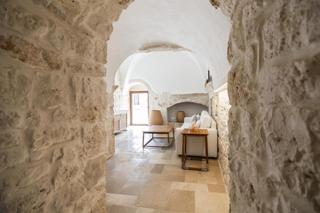 Latiano House | Trullo NiDo suite con piscina in comune