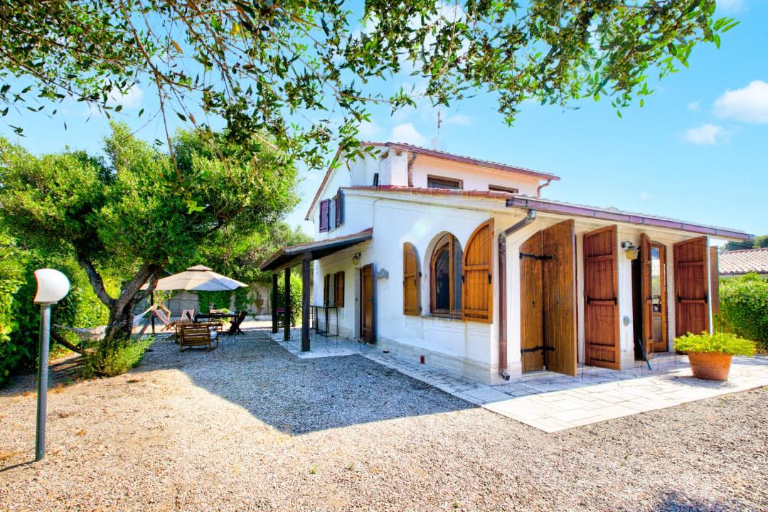 Saline Sadun House | Villa Janela Escape & Retreat, 30m from the Beach - Happy Rentals