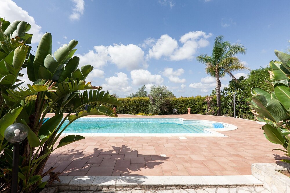 Photo of Outdoor in Parabita