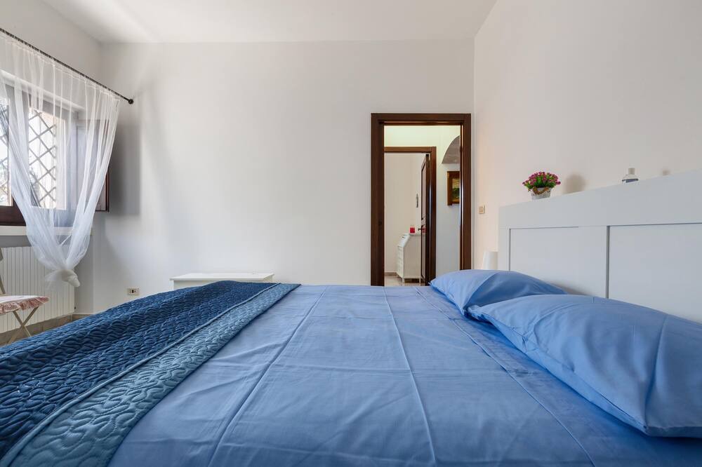 Photo of Bedroom in Mottola