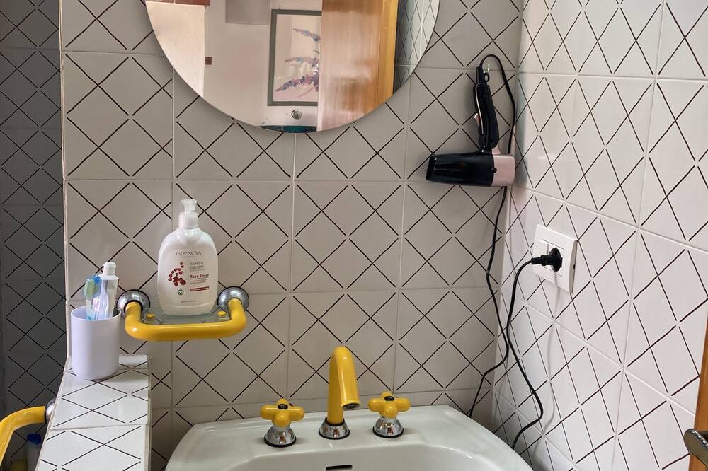 Photo of Bathroom in Scalea