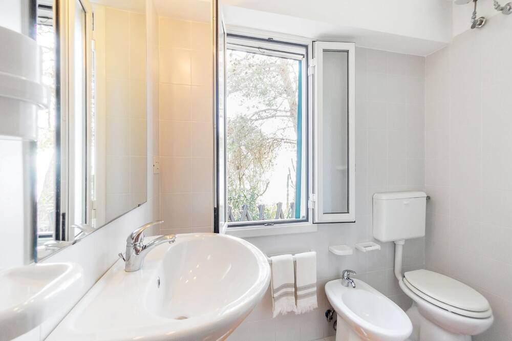 Photo of Bathroom in Castro Marina