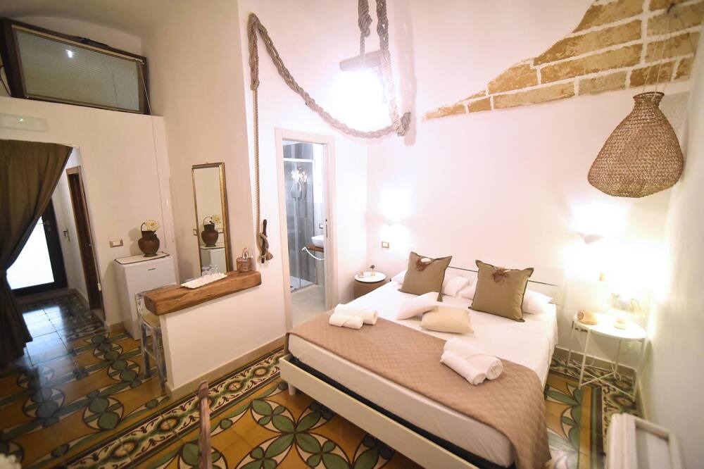 Photo of Bedroom in Gallipoli Historic Center