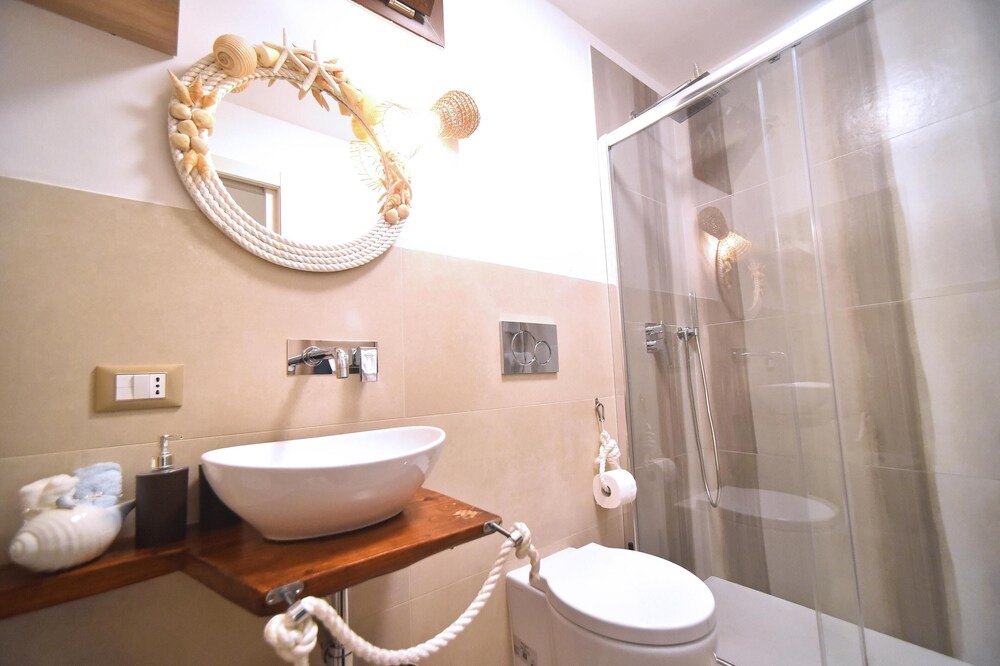 Photo of Bathroom in Gallipoli Historic Center