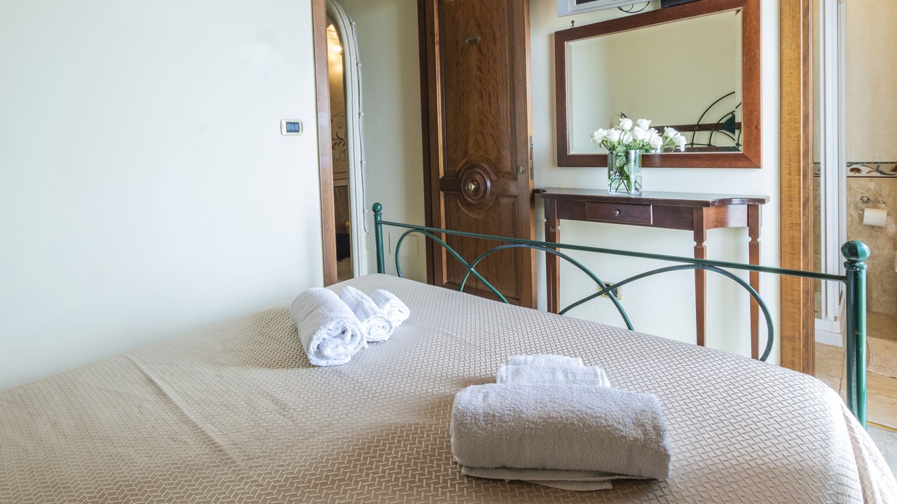 Photo of Bedroom in Gallipoli Historic Center