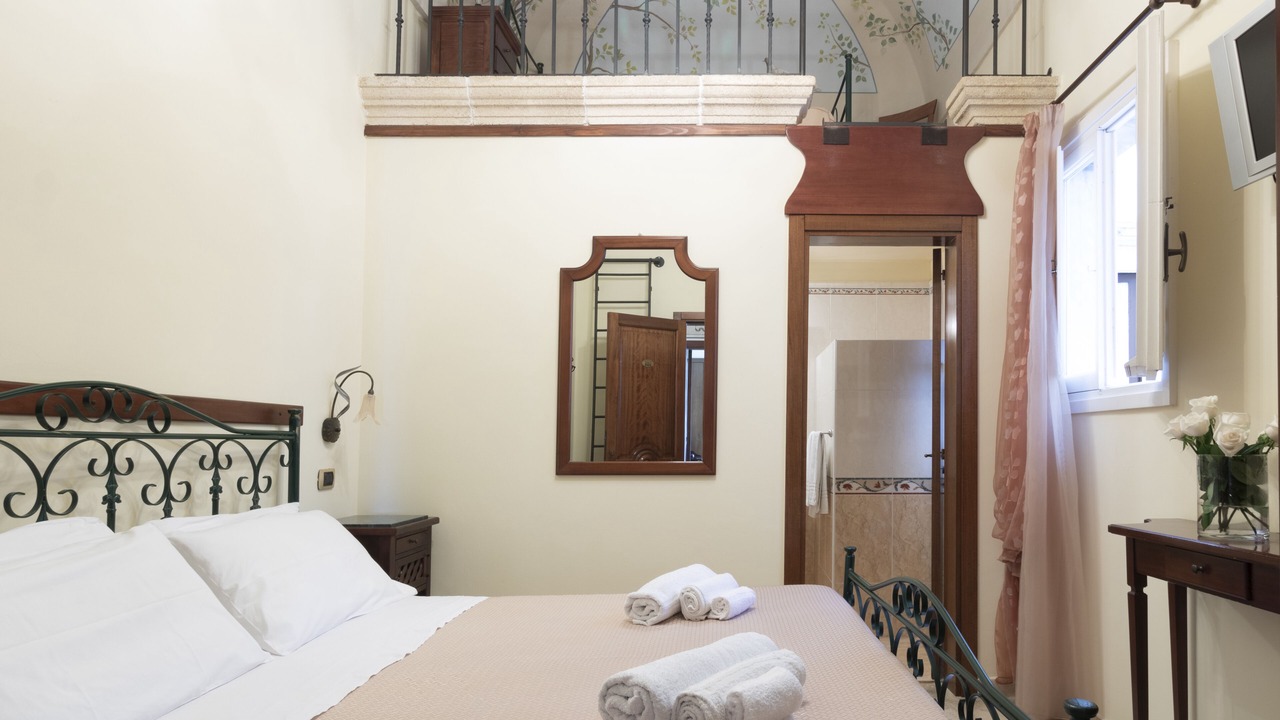 Photo of Bedroom in Gallipoli Historic Center