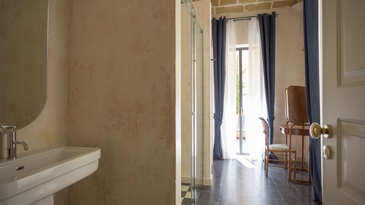 Photo of Bathroom in Gallipoli Historic Center
