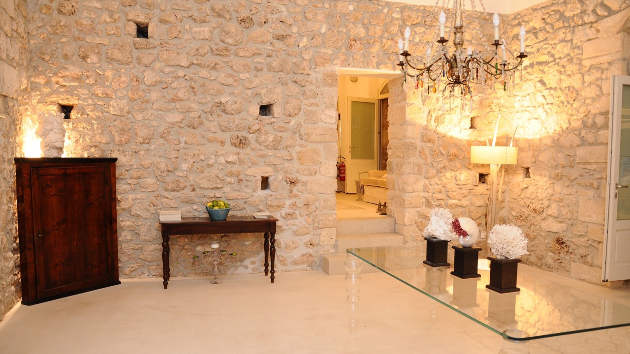 Photo of Others in Noto