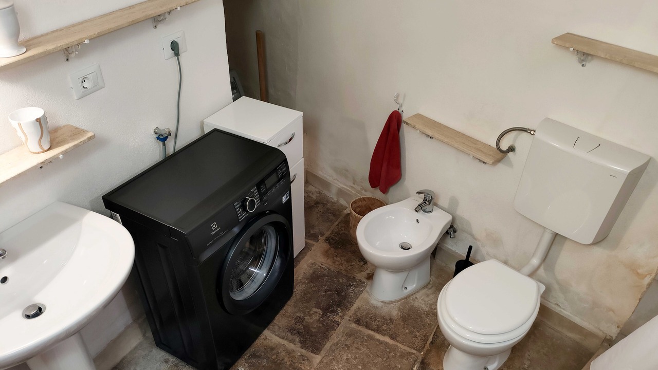 Photo of Bathroom in Cannole