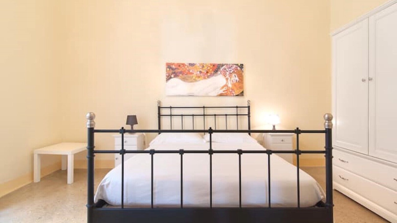 Photo of Bedroom in Gallipoli Historic Center
