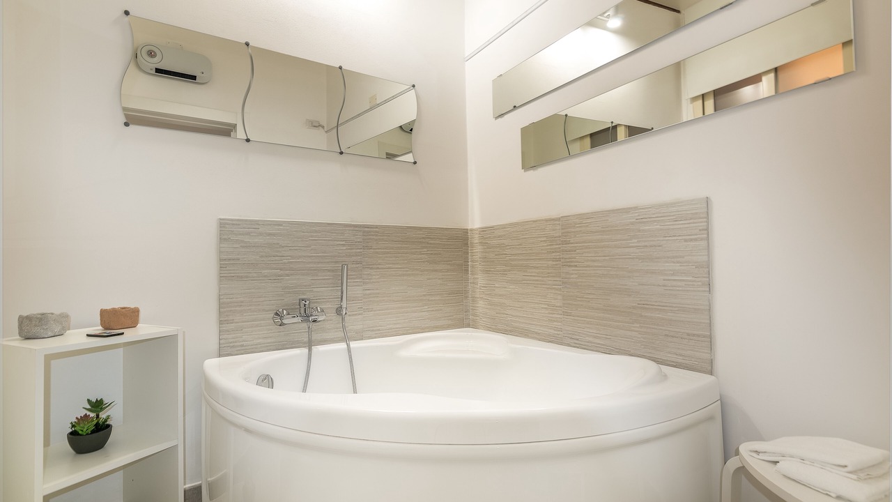 Photo of Bathroom in Brindisi Histotic Center
