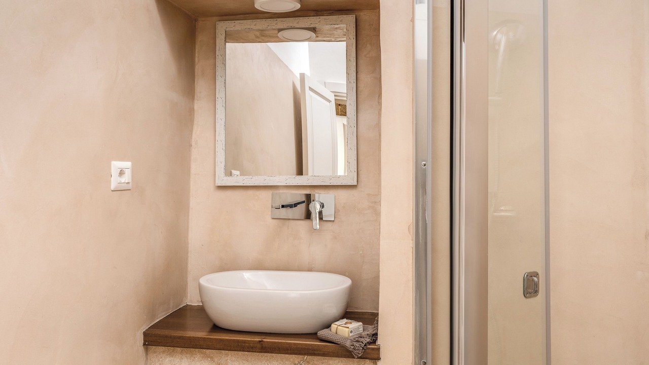 Photo of Bathroom in Gallipoli Historic Center