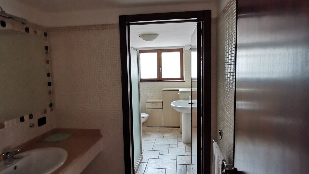 Photo of Bathroom in Parabita