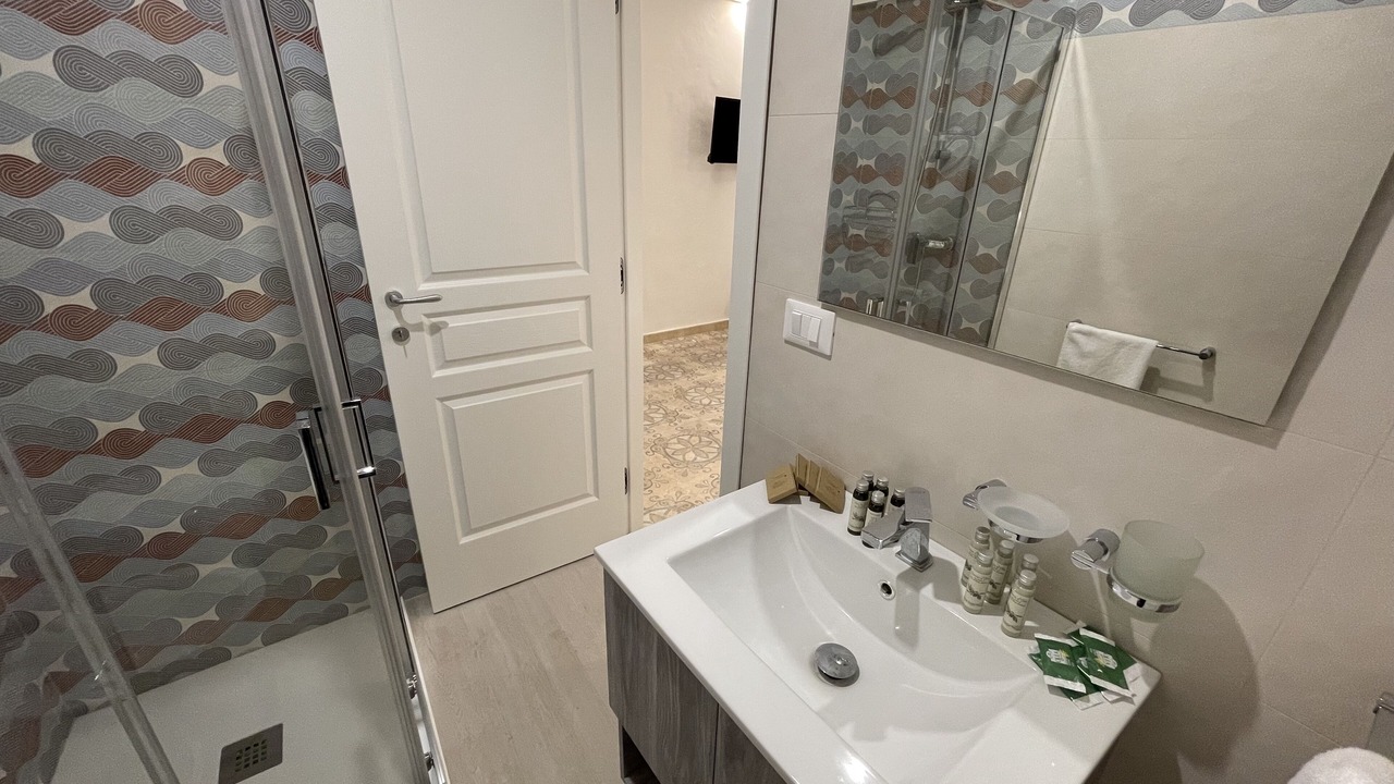 Photo of Bathroom in Gallipoli Historic Center