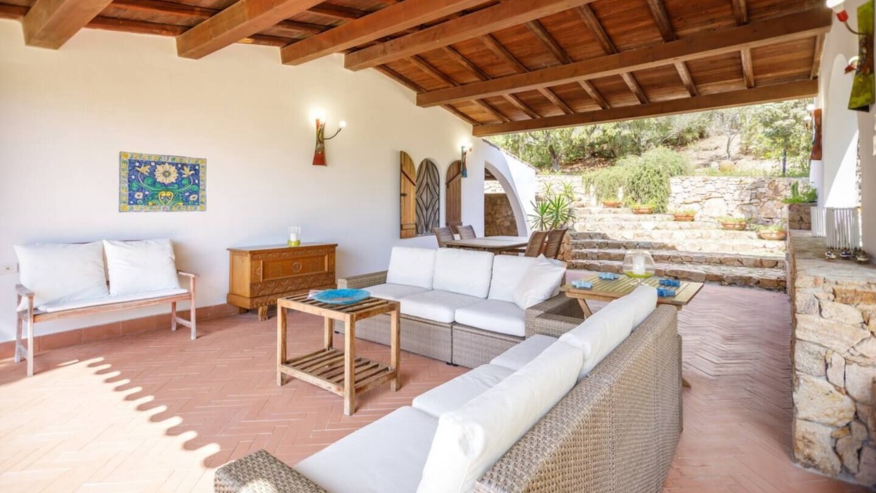Photo of Livingroom in Eden Rock