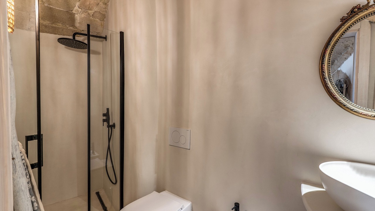 Photo of Bathroom in Gallipoli Historic Center