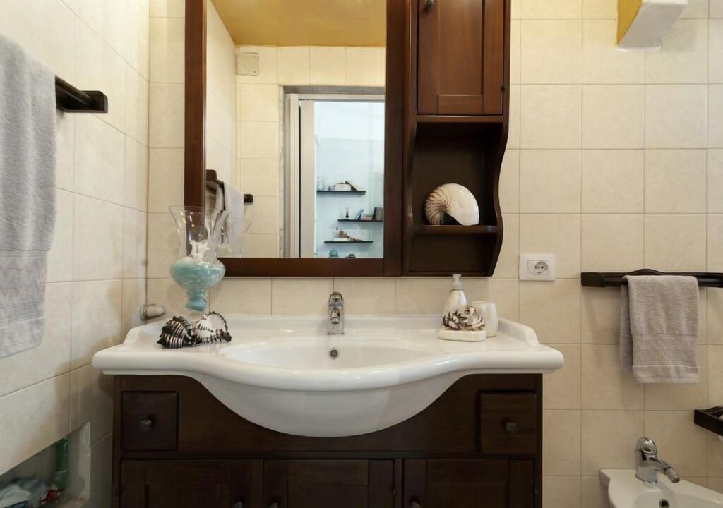 Photo of Bathroom in Gallipoli Historic Center