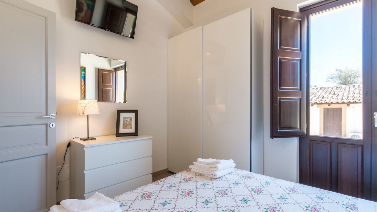 Photo of Bedroom in Avola