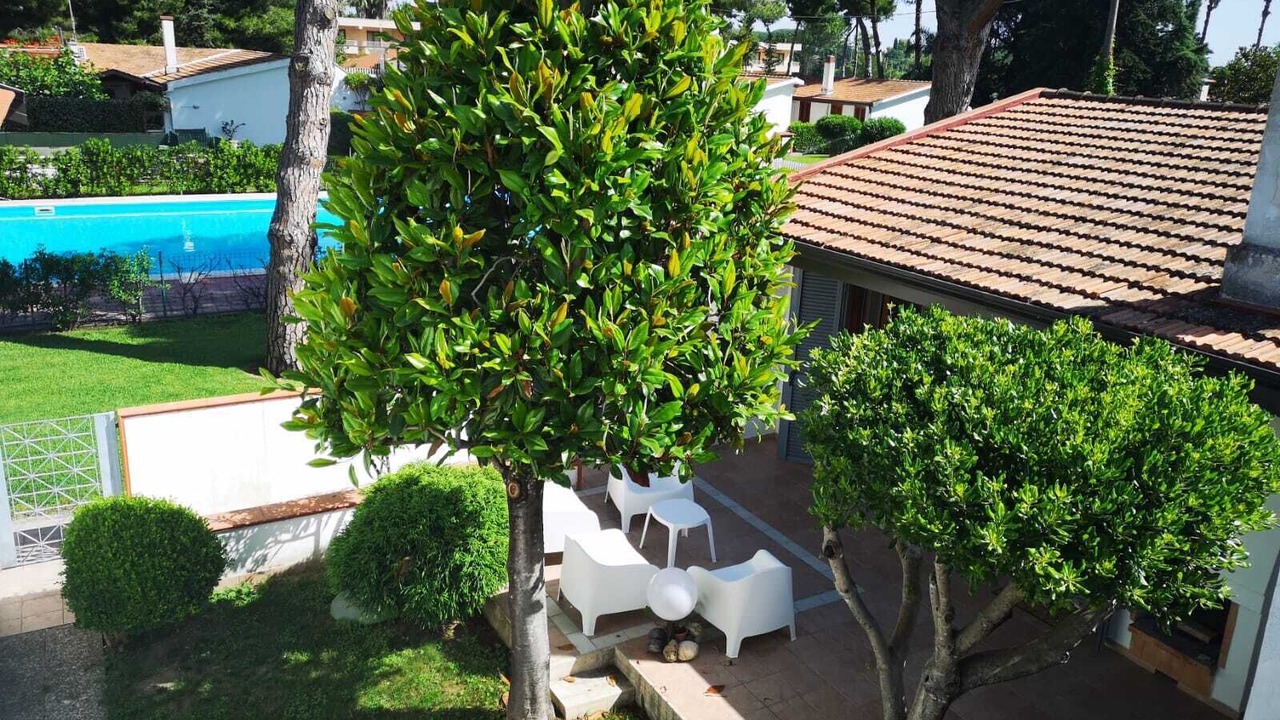 Photo of Outdoor in Laura